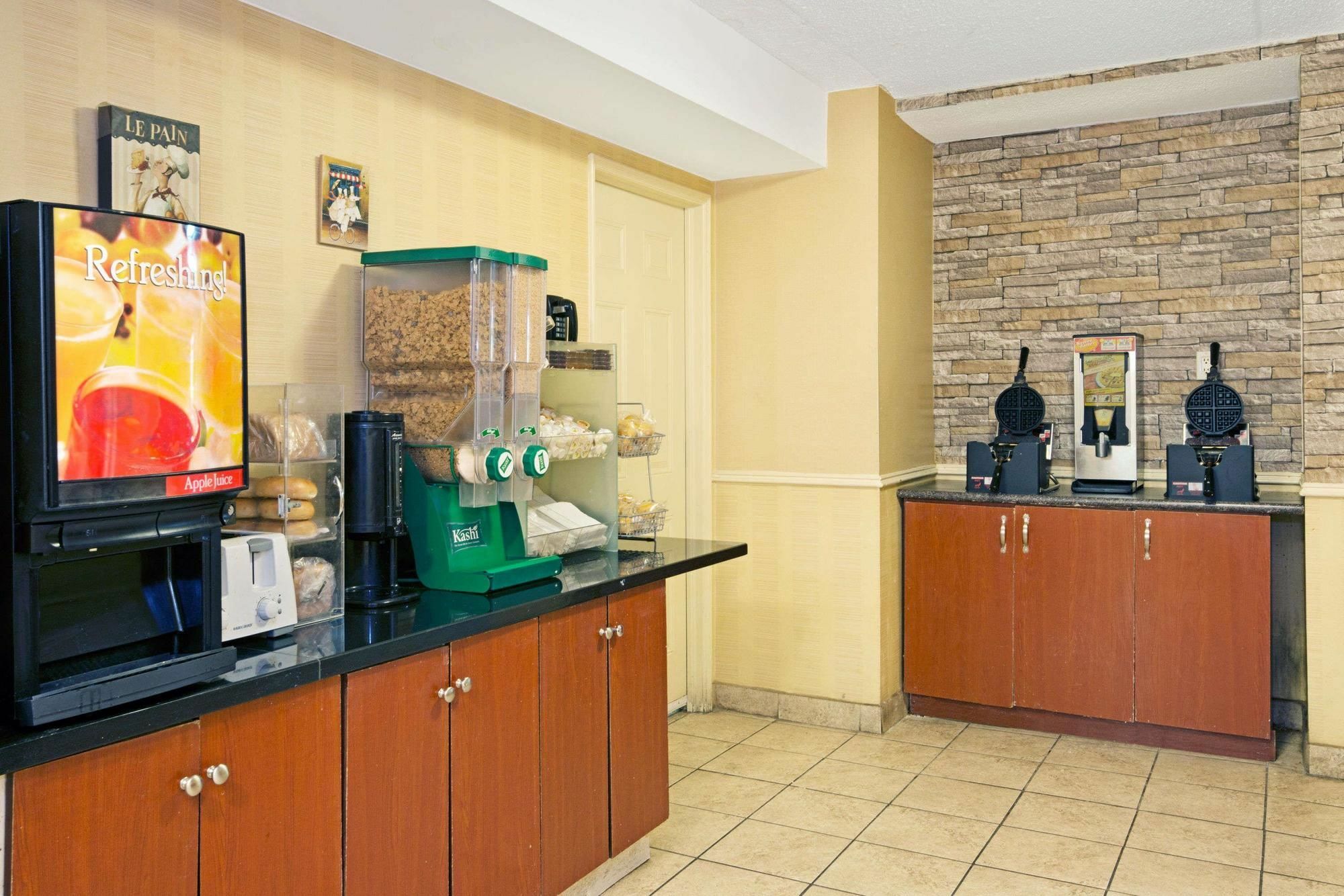 Knights Inn Toronto Scarborough المظهر الخارجي الصورة